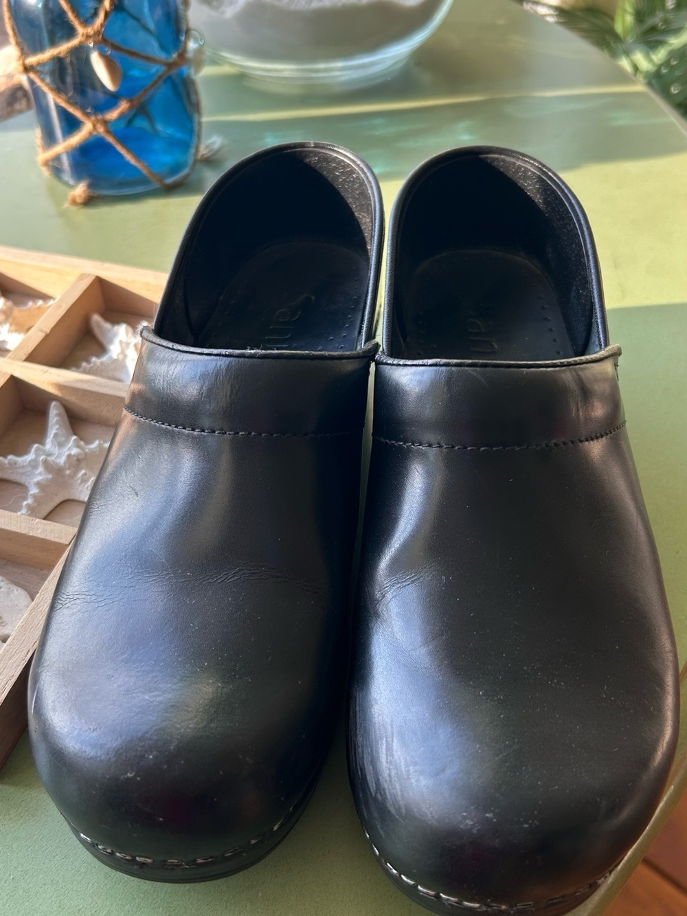 Sanita Professional Black Leather Clogs EU 39 Women’s 8-8.5